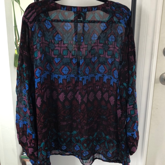 NWT Lucky Brand Vibrant Geo Peasant Top - Picture 6 of 7